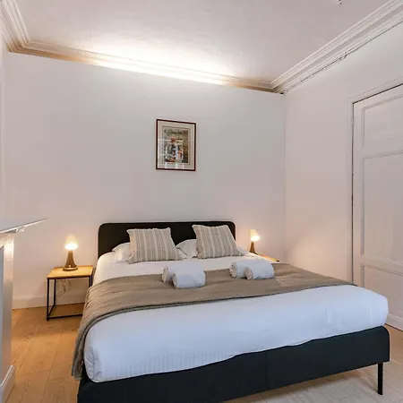 Huswell - Charming In The Heart Of *