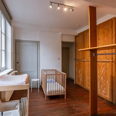 Huswell - Charming In The Heart Of *