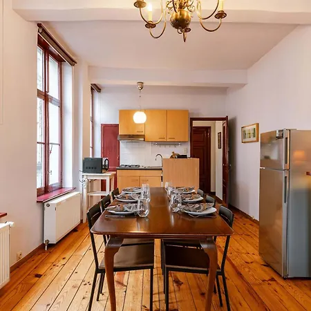 Huswell - Charming In The Heart Of * Ghent