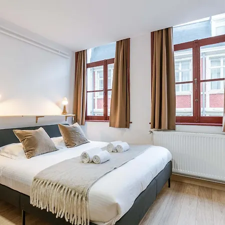 Huswell - Charming In The Heart Of * Ghent